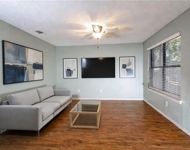 11519 Pecancreek Pkwy - Photo Thumbnail 1