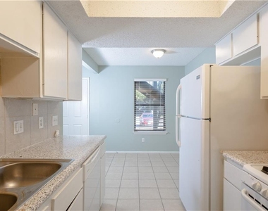 11519 Pecancreek Pkwy - Photo Thumbnail 4
