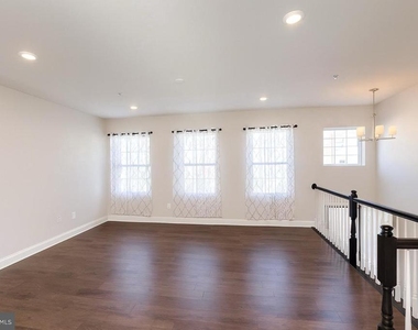 23788 Myrtle Glen Way - Photo Thumbnail 2