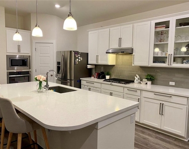 15700 Apex Pl - Photo Thumbnail 7