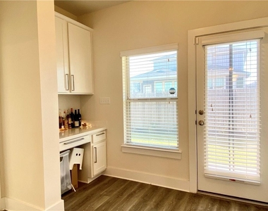 15700 Apex Pl - Photo Thumbnail 13