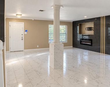 720 Justeford Dr - Photo Thumbnail 3