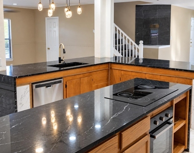720 Justeford Dr - Photo Thumbnail 8