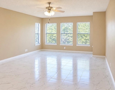 720 Justeford Dr - Photo Thumbnail 17