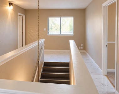 720 Justeford Dr - Photo Thumbnail 15