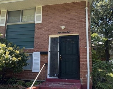 828 Booker Place - Photo Thumbnail 19
