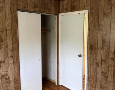 828 Booker Place - Photo Thumbnail 1