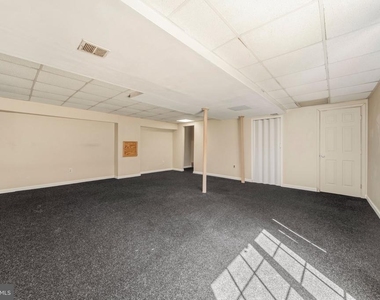 9514 Fox Run Drive - Photo Thumbnail 31