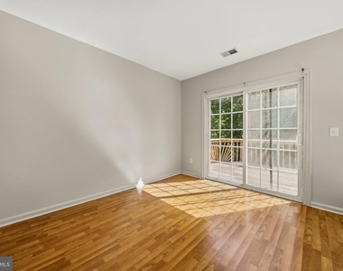 9514 Fox Run Drive - Photo Thumbnail 15