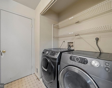 9514 Fox Run Drive - Photo Thumbnail 23