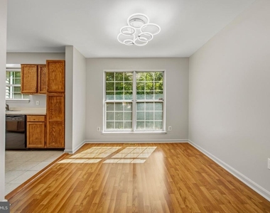 9514 Fox Run Drive - Photo Thumbnail 8