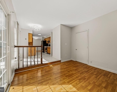 9514 Fox Run Drive - Photo Thumbnail 16