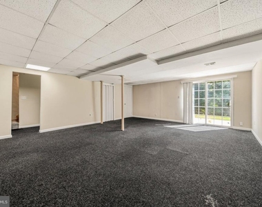 9514 Fox Run Drive - Photo Thumbnail 30