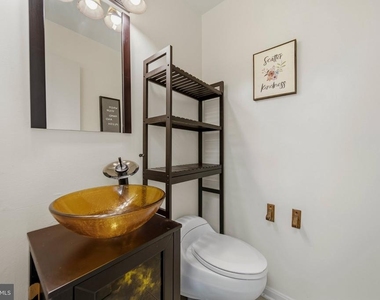 9514 Fox Run Drive - Photo Thumbnail 17