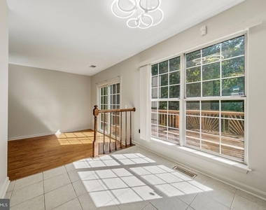 9514 Fox Run Drive - Photo Thumbnail 14
