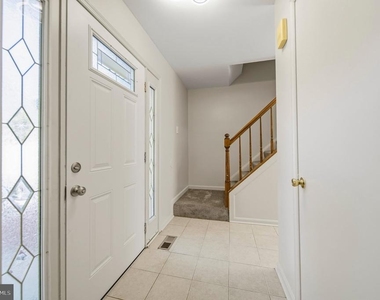 9514 Fox Run Drive - Photo Thumbnail 4