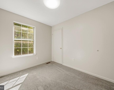 9514 Fox Run Drive - Photo Thumbnail 21