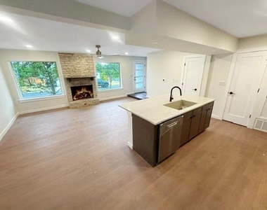 1413 Valleyridge Dr - Photo Thumbnail 2