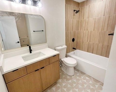 1413 Valleyridge Dr - Photo Thumbnail 7
