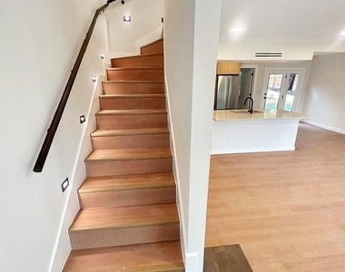 1413 Valleyridge Dr - Photo Thumbnail 4
