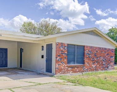 5006 Brighton Rd - Photo Thumbnail 1