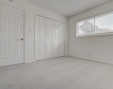 5006 Brighton Rd - Photo Thumbnail 11