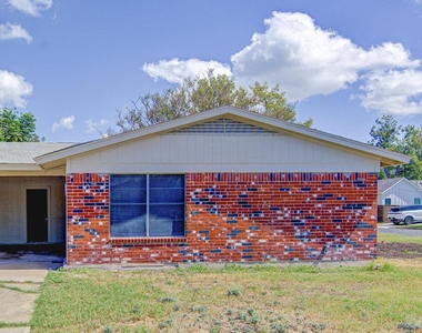 5006 Brighton Rd - Photo Thumbnail 3