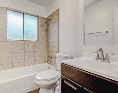 5006 Brighton Rd - Photo Thumbnail 13