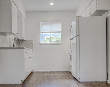 5006 Brighton Rd - Photo Thumbnail 9