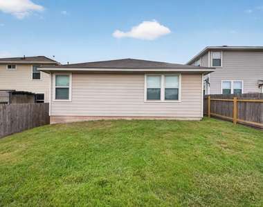 430 Twisted Oaks Ln - Photo Thumbnail 25