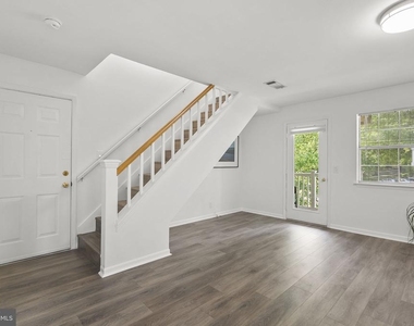 10805 Hampton Mill Terrace - Photo Thumbnail 2