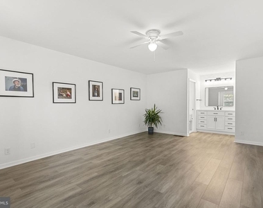 10805 Hampton Mill Terrace - Photo Thumbnail 10