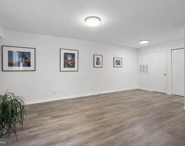 10805 Hampton Mill Terrace - Photo Thumbnail 5