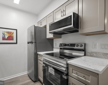 10805 Hampton Mill Terrace - Photo Thumbnail 7