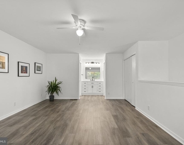 10805 Hampton Mill Terrace - Photo Thumbnail 11