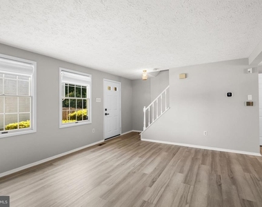 7807 Breezy Down Terrace - Photo Thumbnail 3