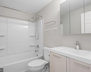 7807 Breezy Down Terrace - Photo Thumbnail 23