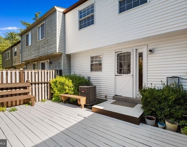7807 Breezy Down Terrace - Photo Thumbnail 32