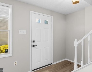 7807 Breezy Down Terrace - Photo Thumbnail 2