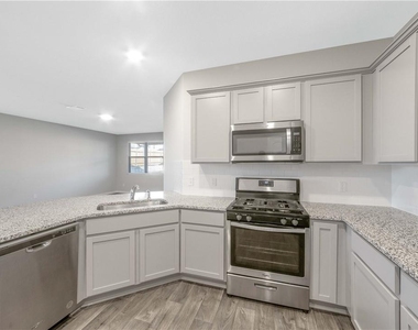 141 Spider Lily Dr - Photo Thumbnail 4