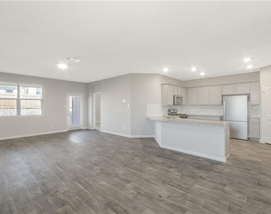 141 Spider Lily Dr - Photo Thumbnail 6