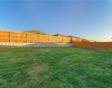 141 Spider Lily Dr - Photo Thumbnail 21