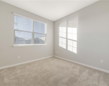 141 Spider Lily Dr - Photo Thumbnail 16