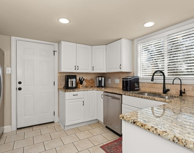 4503 Sarasota Dr - Photo Thumbnail 9