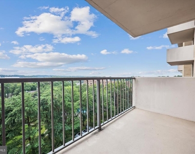 7420 Westlake Terrace - Photo Thumbnail 25