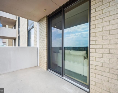 7420 Westlake Terrace - Photo Thumbnail 26