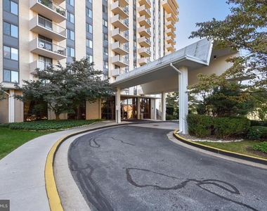 7420 Westlake Terrace - Photo Thumbnail 34