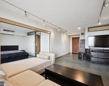 7420 Westlake Terrace - Photo Thumbnail 10