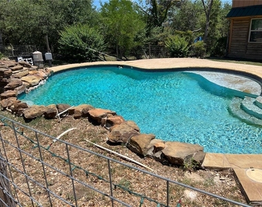 1215 Agarita Dr - Photo Thumbnail 16