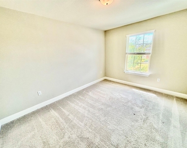 14001 Salice Dr - Photo Thumbnail 13
